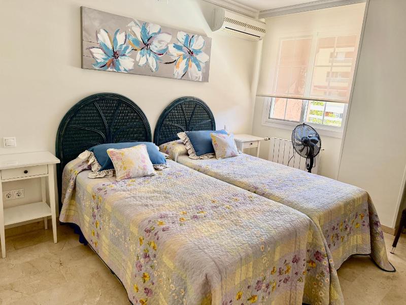 Marbella Skol image