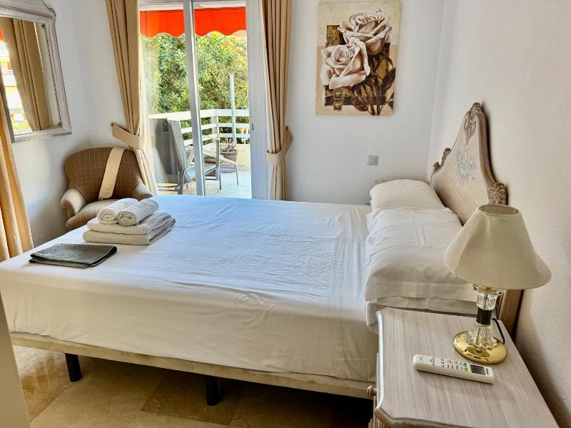 Marbella Skol image
