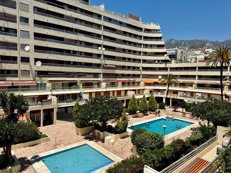Marbella Skol image