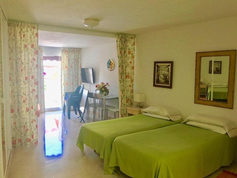 Marbella Skol image