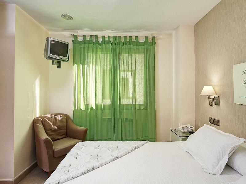 Apartamentos Turisticos Centro image