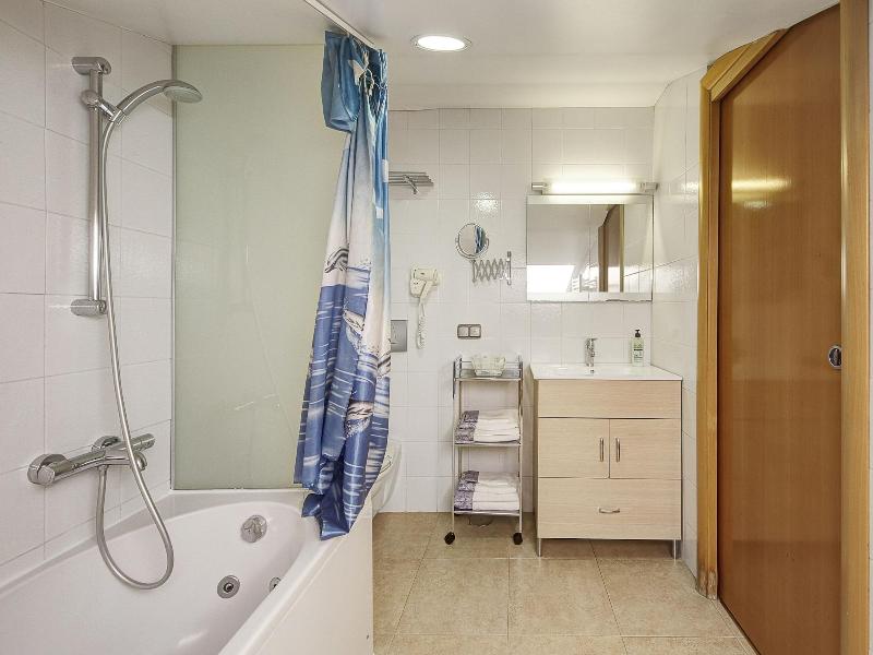Apartamentos Turisticos Centro image