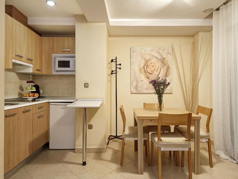 Apartamentos Turisticos Centro image