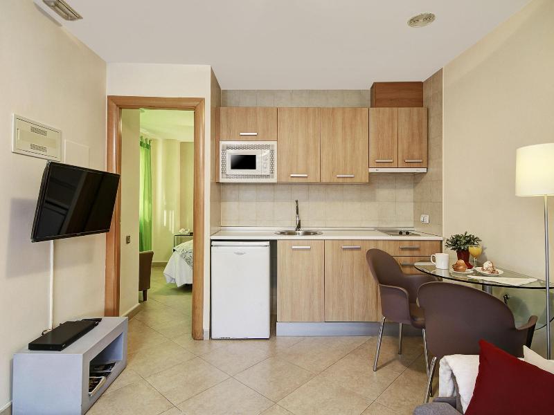 Apartamentos Turisticos Centro image