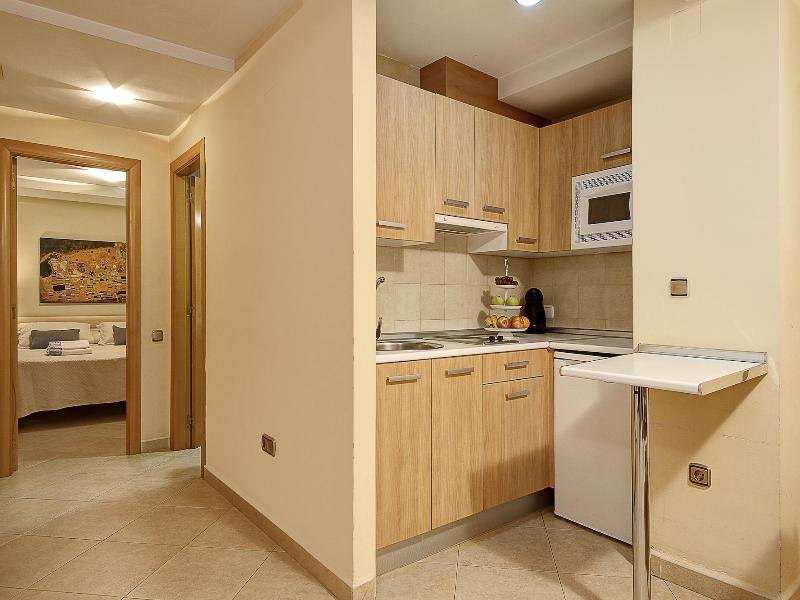 Apartamentos Turisticos Centro image