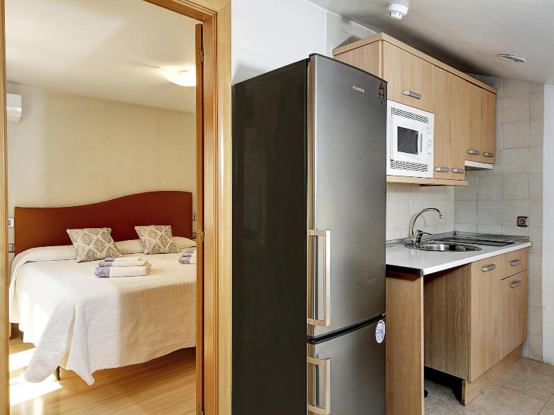 Apartamentos Turisticos Centro image