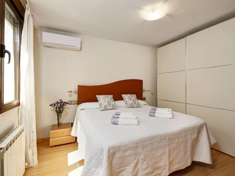 Apartamentos Turisticos Centro image
