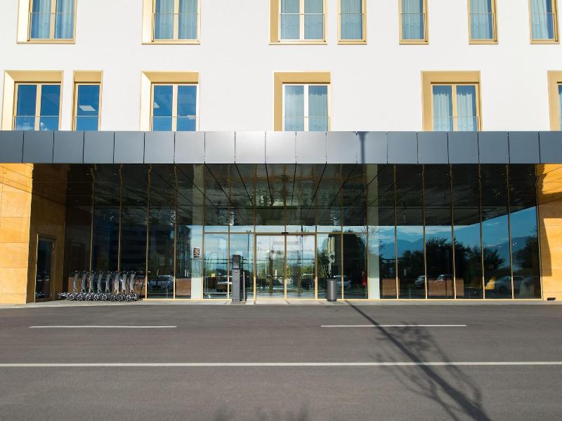 Mk Hotel Tirana image