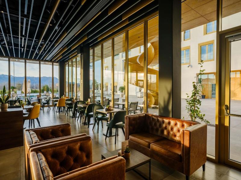 Mk Hotel Tirana image