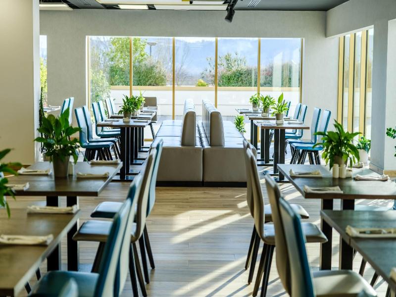 Mk Hotel Tirana image