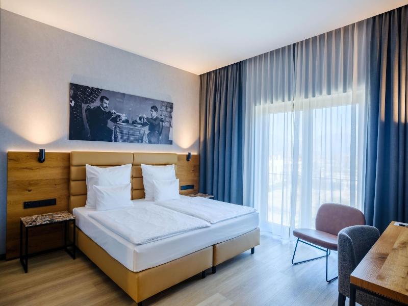 Mk Hotel Tirana image