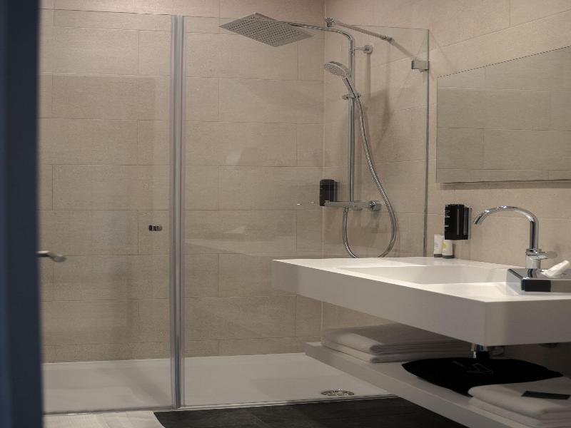 Mk Hotel Tirana image