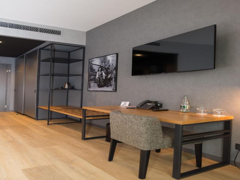 Mk Hotel Tirana image