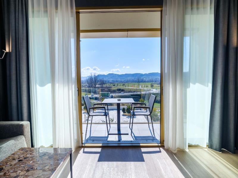 Mk Hotel Tirana image