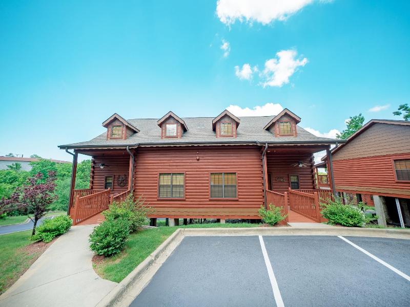 Cabins At Grand Mountain