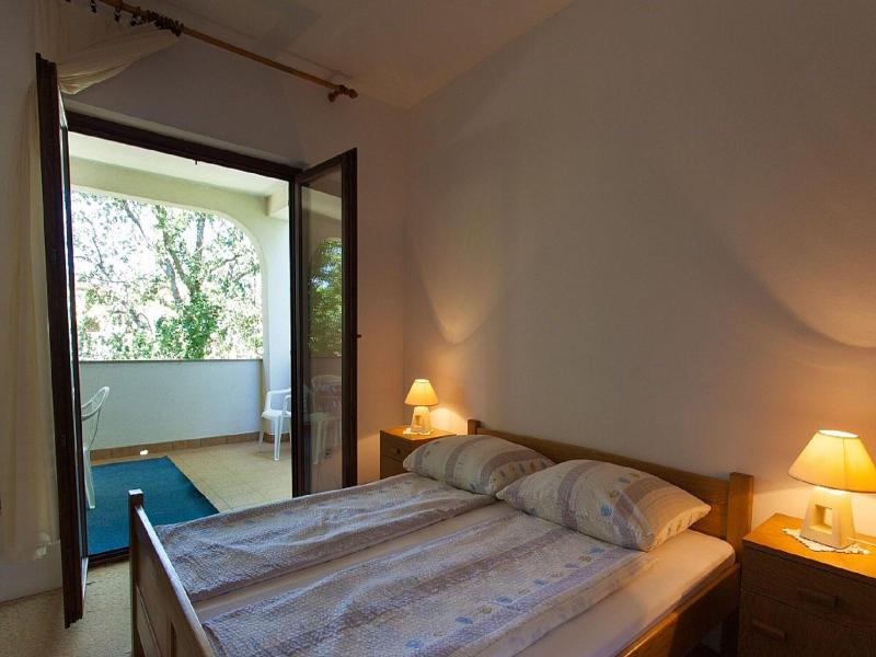 Spacious Apartment With Terrace Garden Grill image