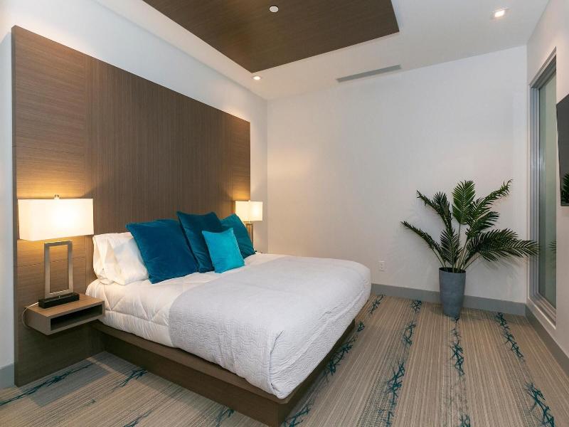 Marketplace Suites image