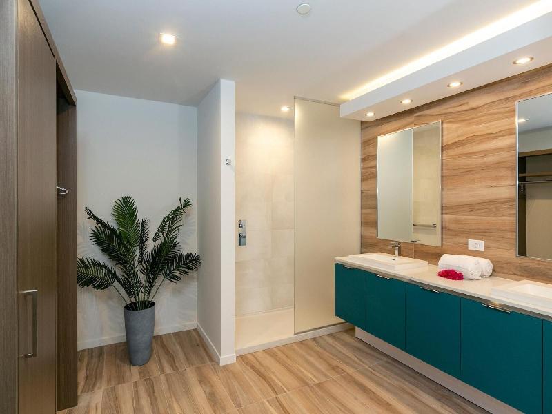 Marketplace Suites image