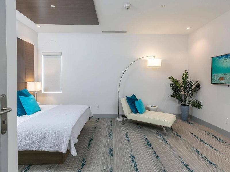 Marketplace Suites image
