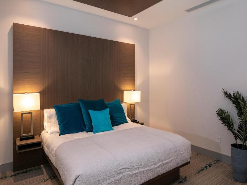 Marketplace Suites image