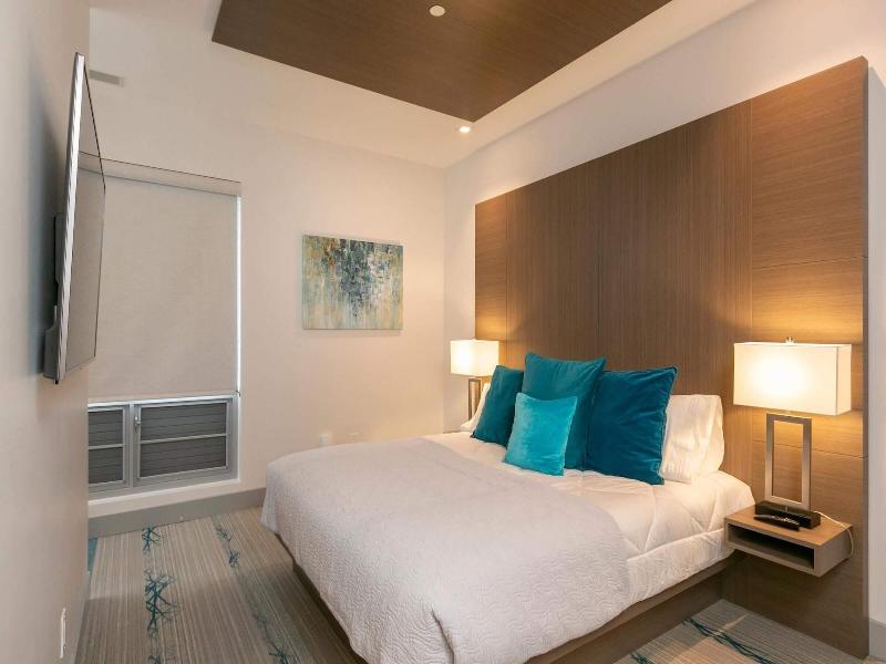 Marketplace Suites image