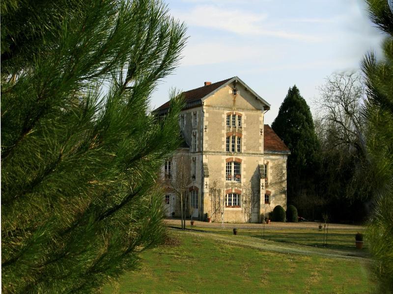 Le Moulin De Montresor image