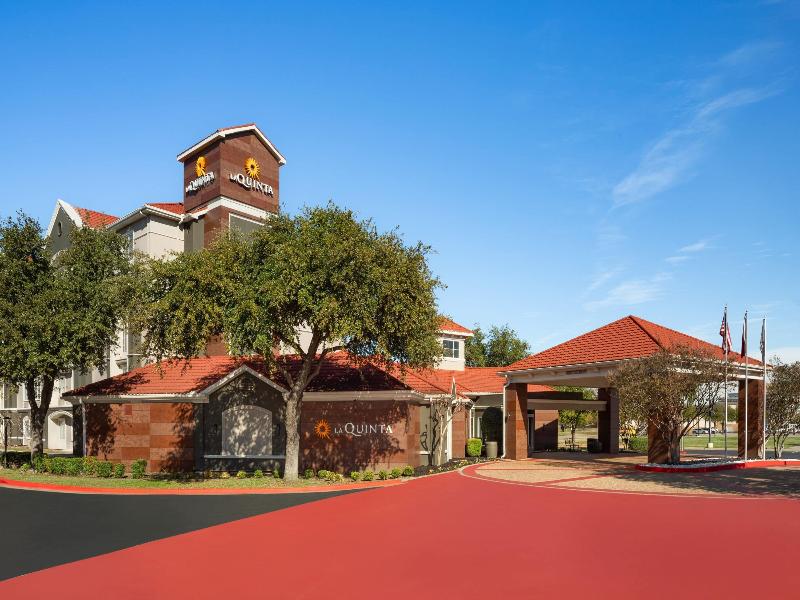 La Quinta Inn & Suites Dallas Arlington South — general view