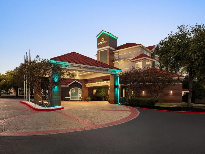 La Quinta Inn & Suites Dallas Arlington South image