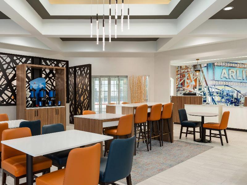 La Quinta Inn & Suites Dallas Arlington South image