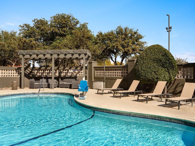 La Quinta Inn & Suites Dallas Arlington South image
