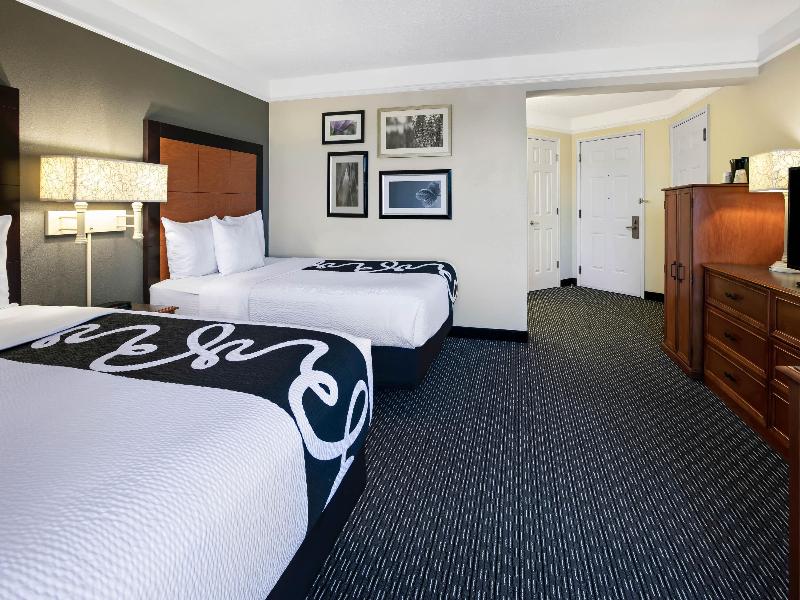 La Quinta Inn & Suites Dallas Arlington South image
