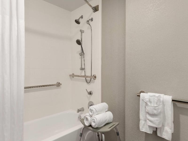 La Quinta Inn & Suites Dallas Arlington South image