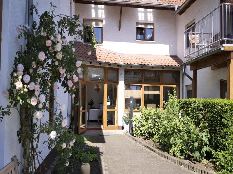 Hotel Bett & Frühstück image