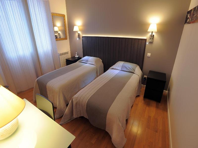 Hotel Italia image