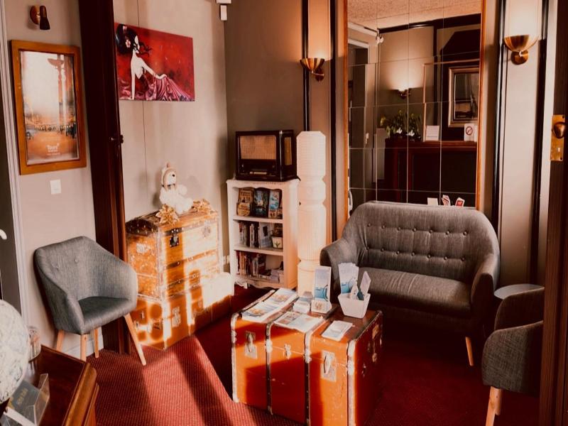 Hotel Italia image