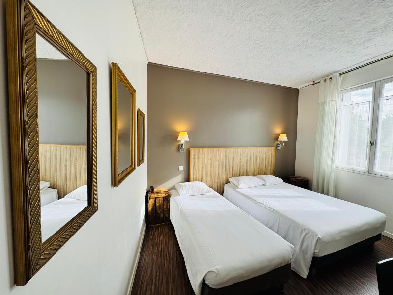 Hotel Italia image