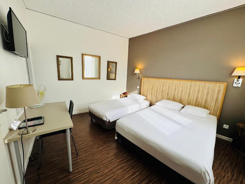 Hotel Italia image