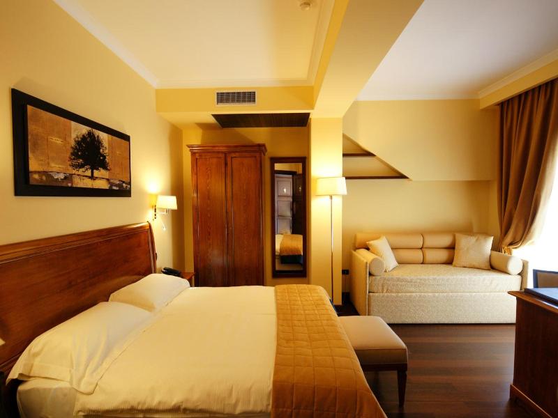 Bram Hotel image