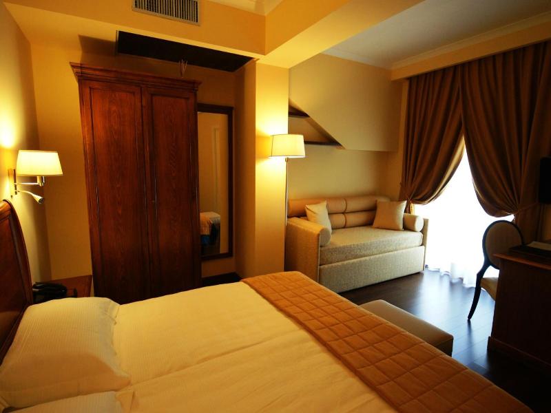 Bram Hotel image