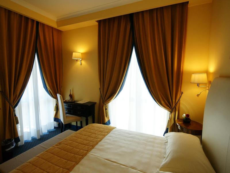 Bram Hotel image