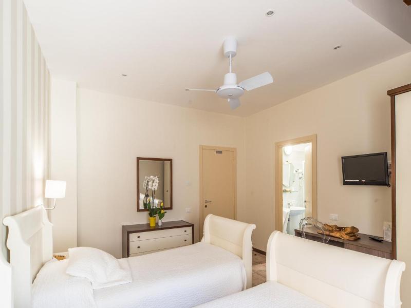 La Sosta Hotel image