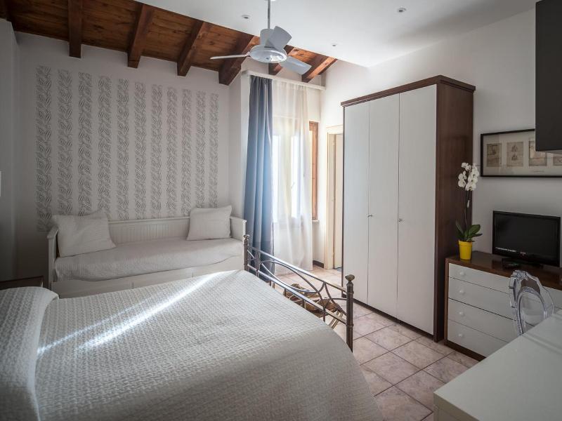 La Sosta Hotel image