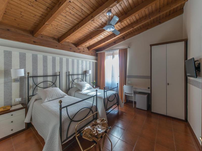 La Sosta Hotel image