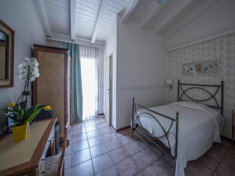 La Sosta Hotel image