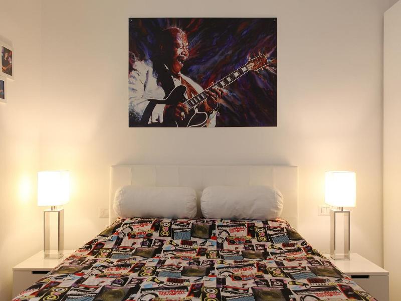 Big Johnny B image