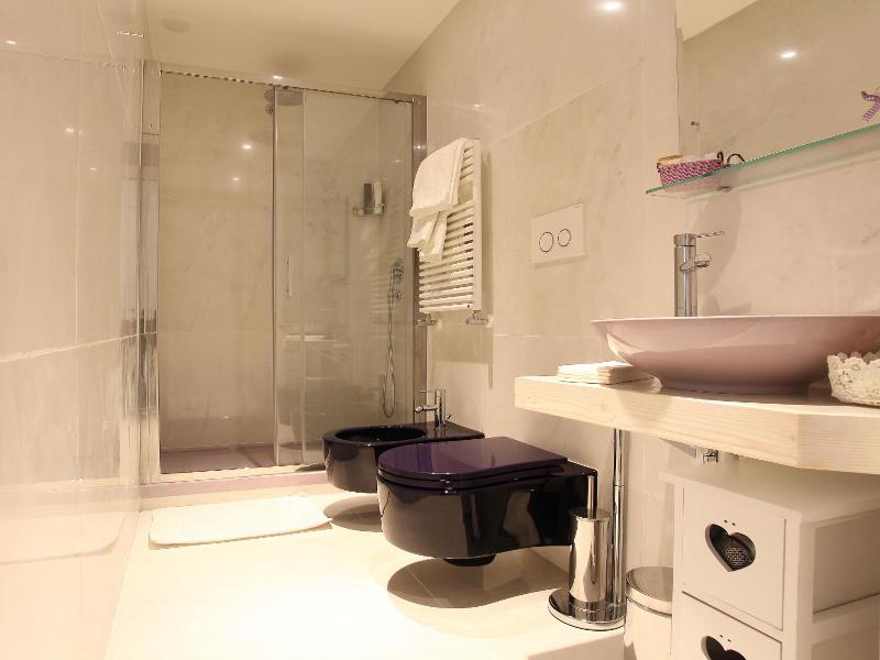 Big Johnny B image