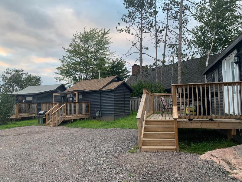 Glen Garry Motel And Cottages image