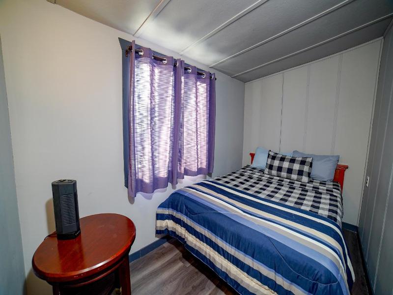 Glen Garry Motel And Cottages image