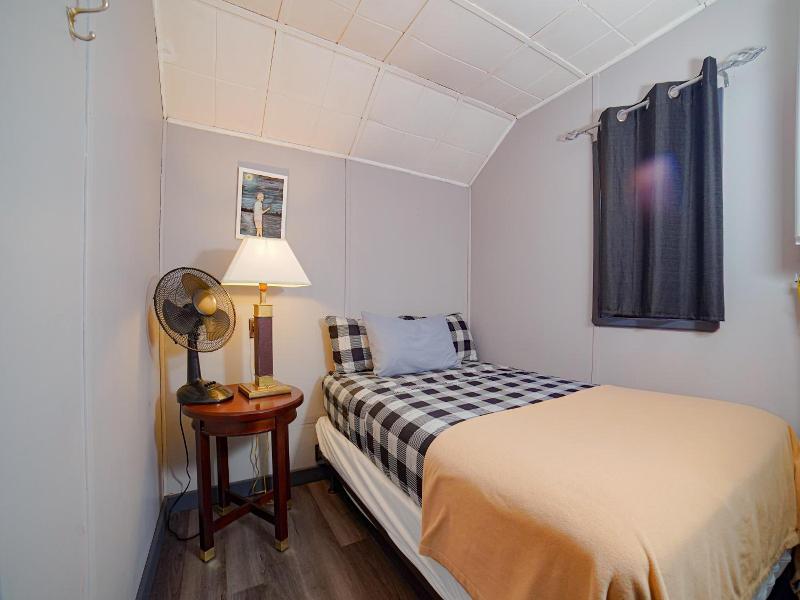 Glen Garry Motel And Cottages image