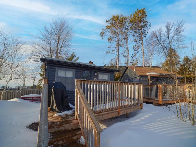 Glen Garry Motel And Cottages image